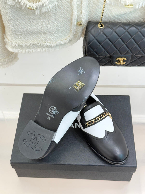 CC 25s Double C Buckle Loafers Black White Calfskin 557705