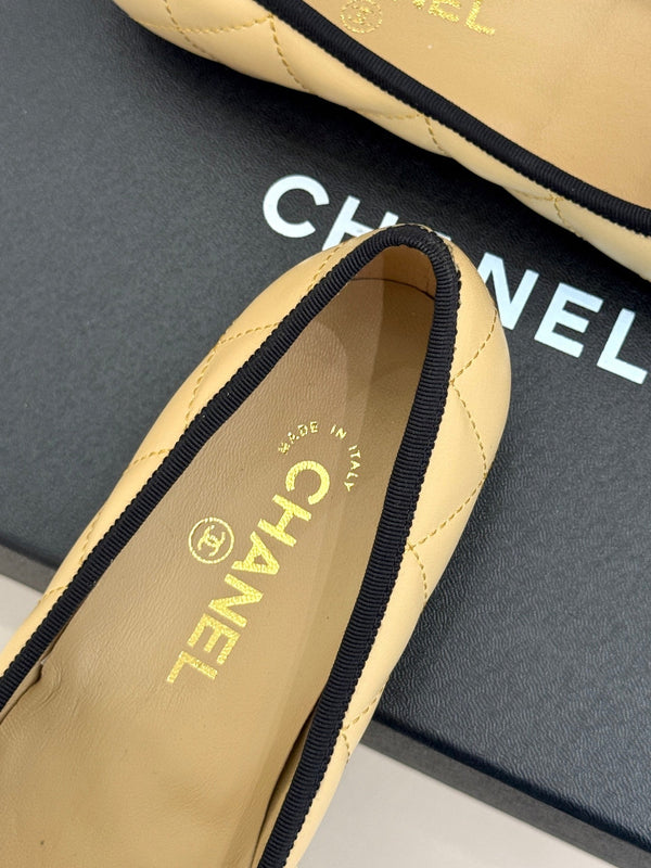 CC 26s Cambon Ballet Flats Beige Quited Lambskin 887795