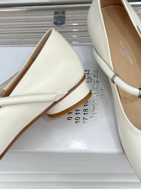 MM6 26s Tabi Mary Jane Ballerina Flats Cream Leather 991562