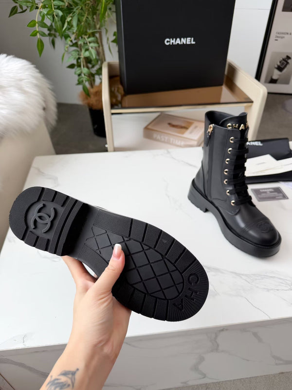 CC 26s Ankle Boot Black Leather