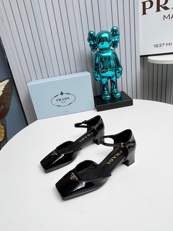 Prad 26s Ankle Strap Pumps 40mm In Black Patent Calfskin Triangle Logo