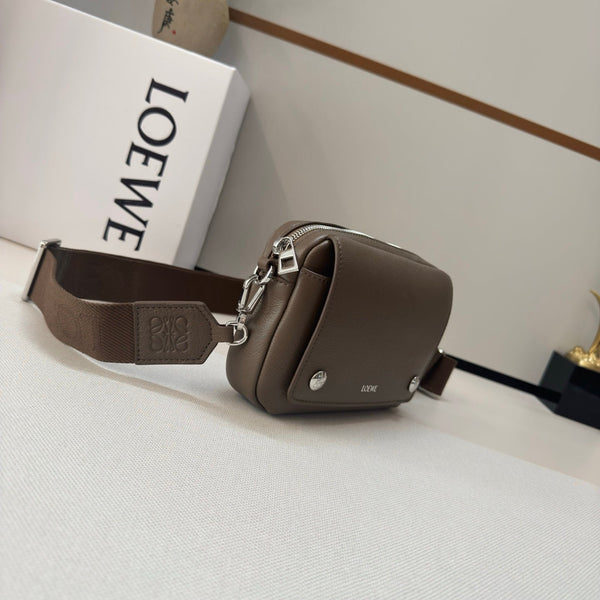Loewe 2025 Small Pebble Messenger Bag Brown Grained Calfskin 274597