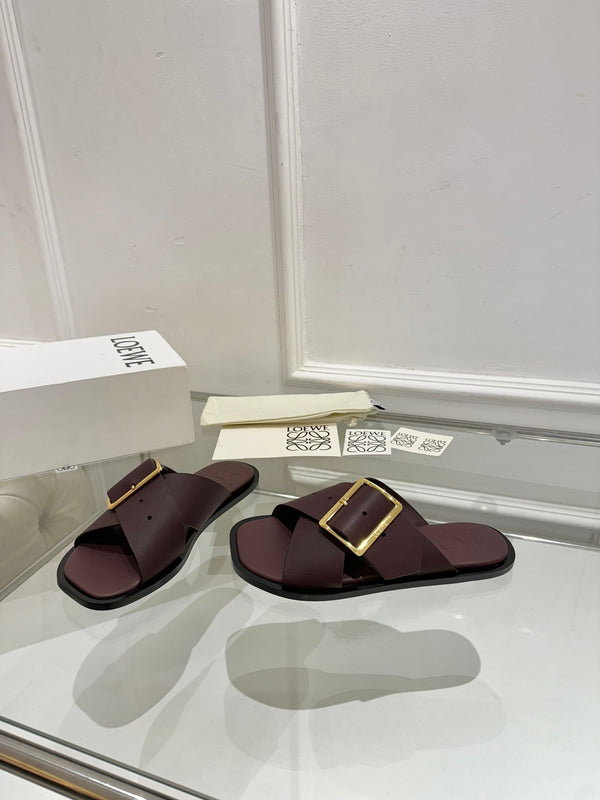Loew Petal Buckle Slide Burgundy Leather 881318