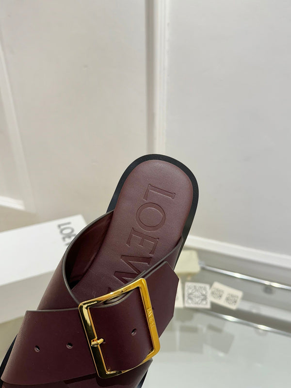 Loew Petal Buckle Slide Burgundy Leather 881318