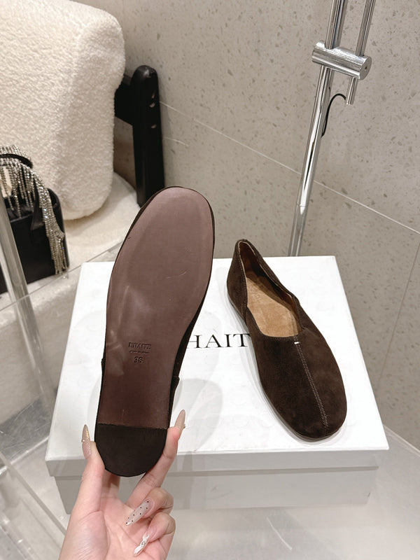 CL 26s Flat Shoes In Dark Brown Suede
