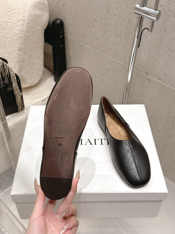 CL 26s Flat Shoes In Black Lambskin