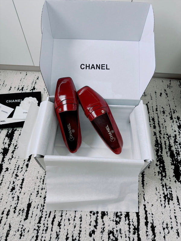 CC AW26 Moccasins Flat Red Shiny Leather 942471