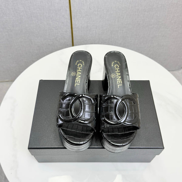 CC 26s Block Heel Sandals 10cm Black Crocodile-Embossed Calfskin