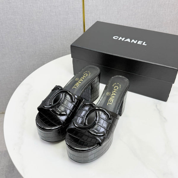 CC 26s Block Heel Sandals 10cm Black Crocodile-Embossed Calfskin