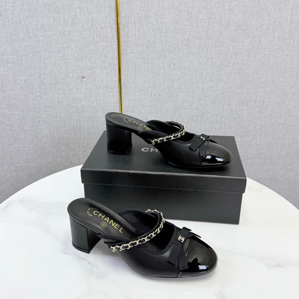CC 26s High Heel Mules 4.5cm Black Lambskin Patent Leather