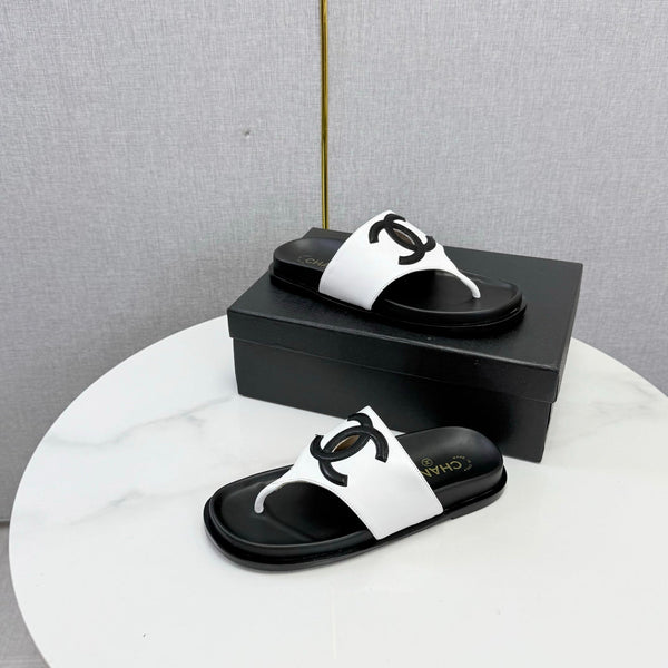 CC 26s CC Thong Slides White Lambskin