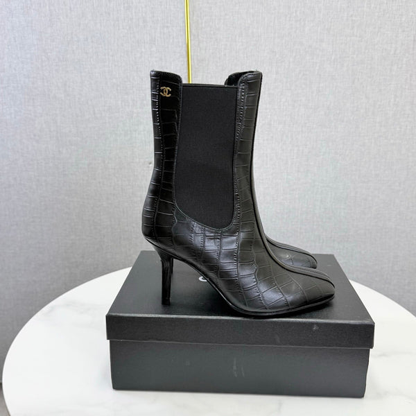 CC 26s Metiers d'Art Boot Black Embossed Leather 904451