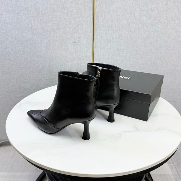 CC 26s Pointed-Toe Stiletto Ankle Boots Black Cowhide 972794