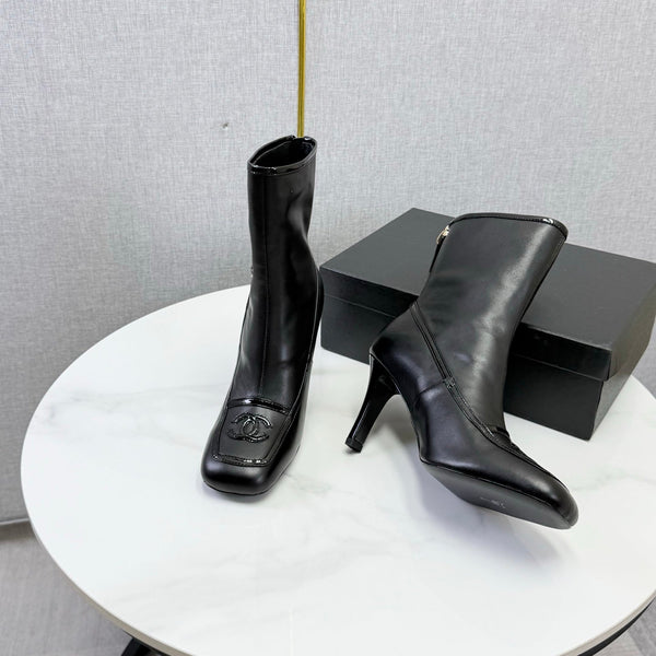 CC 26s Silhouette Ankle Boots Black Sheepskin 972811