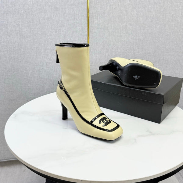 CC 26s Silhouette Ankle Boots Beige Black Sheepskin 972814