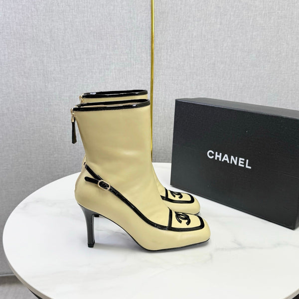 CC 26s Silhouette Ankle Boots Beige Black Sheepskin 972814