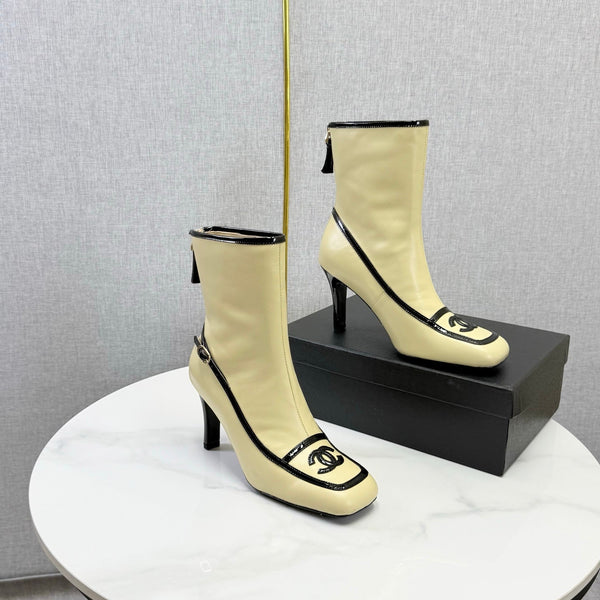 CC 26s Silhouette Ankle Boots Beige Black Sheepskin 972814