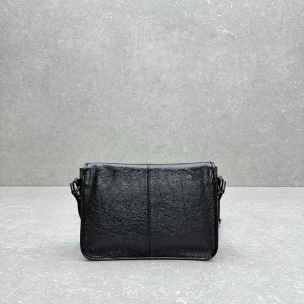 BG Le City Small Flap Messenger Bag Black Oil Wax Leather