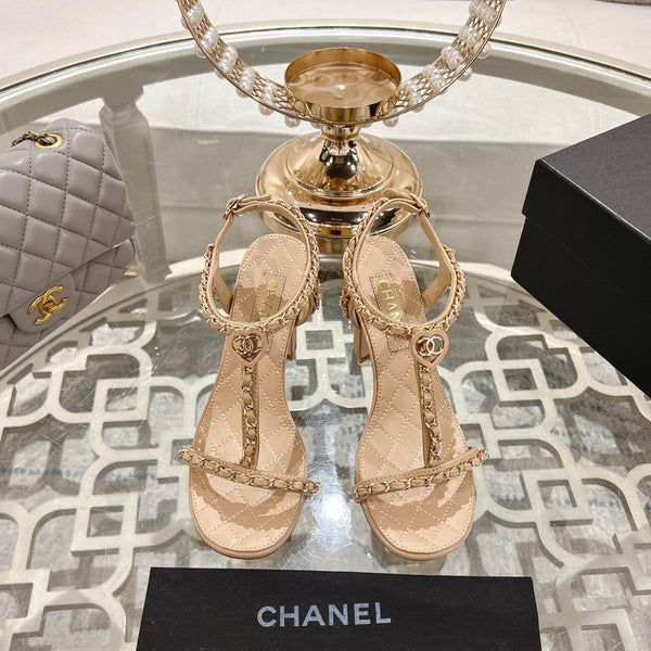 CC 26s Chain T-Strap Charm Sandals 8.5cm Beige Lambskin 736118