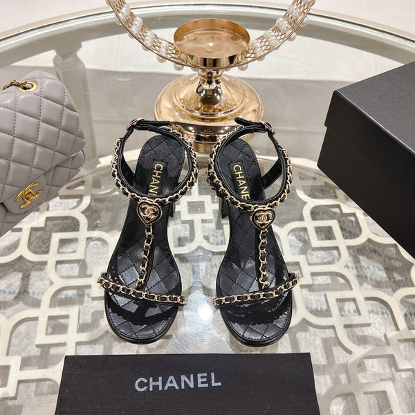 CC 26s Chain T-Strap Charm Sandals 8.5cm Black Lambskin 736121