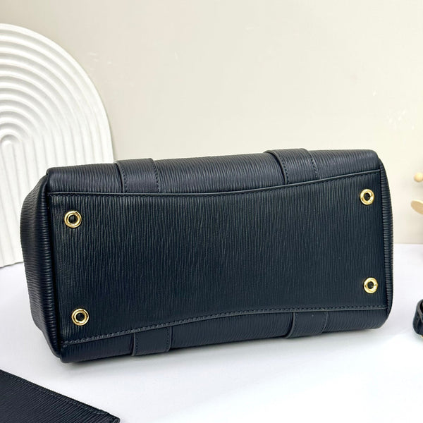 LP Loom L25 Black Ripple Leather 231932