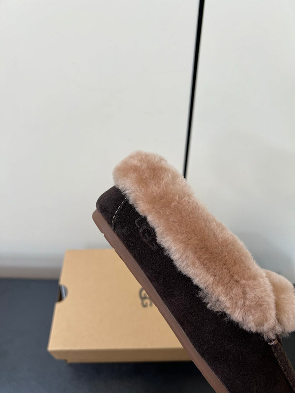 UGG Oil Jiji Slip-On Loafers Dark Burgundy Fur Suede 519524