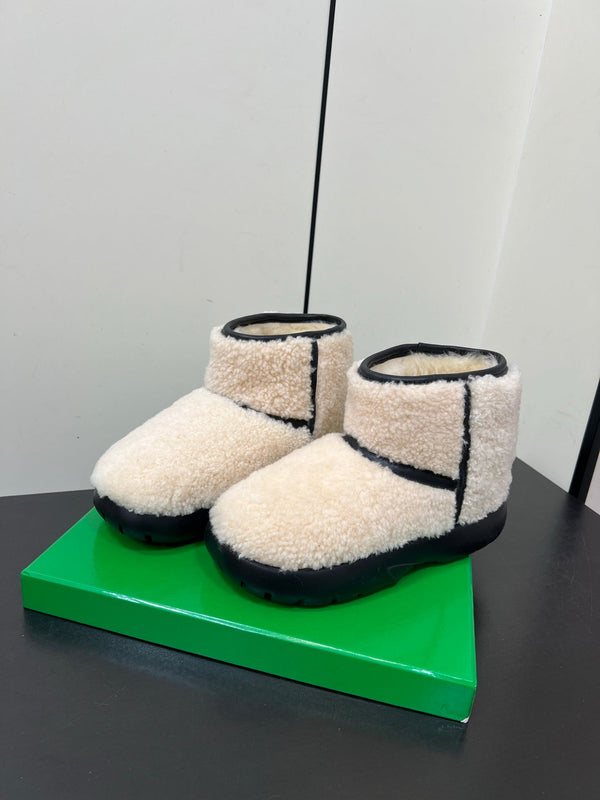 BV Mini Snap Ankle Boot White Calfskin Shearing 538961