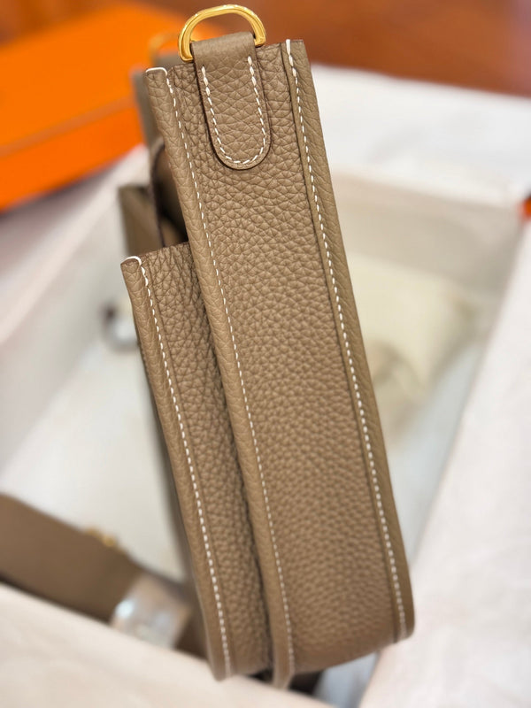 HM Evelyne 23cm Light Taupe Togo Leather 281206