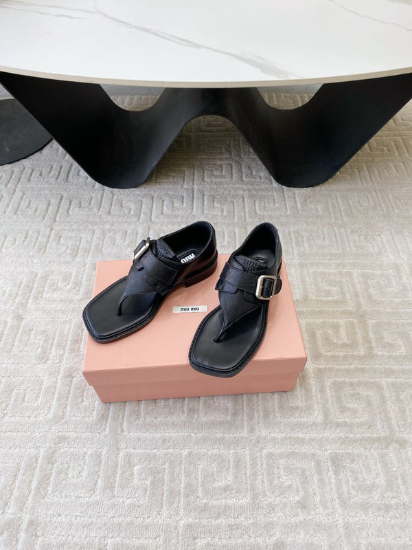 Miu Thong Sandals In Black Lambskin With Silver Buckle