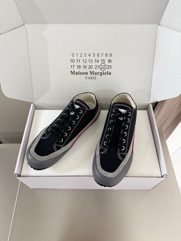 MM Traveler Sneaker Black Grey Suede Canvas Sheeepskin 872470