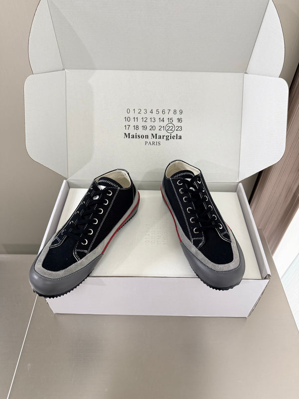 MM Traveler Sneaker Black Grey Suede Canvas Sheeepskin 872470