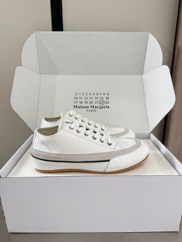 MM Traveler Sneaker White Grey Suede Canvas Sheeepskin 872471