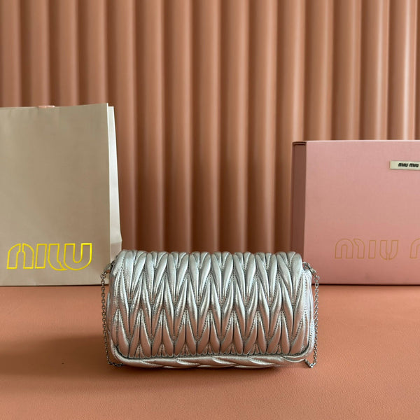 Matelassé Mini-Bag 18cm Sliver Lambskin