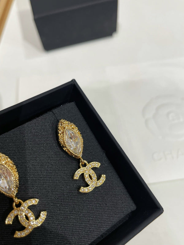 CC 26FW Gorgeous Gold Earrings 017