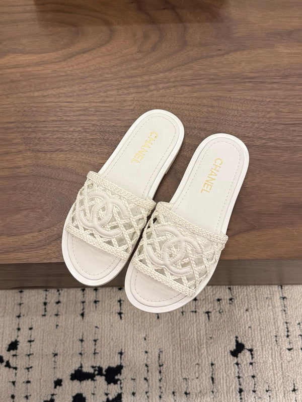 CC 26s Slippers White Leather 850326