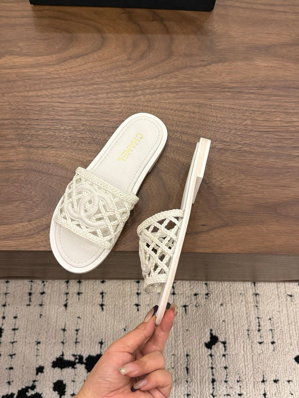CC 26s Slippers White Leather 850326
