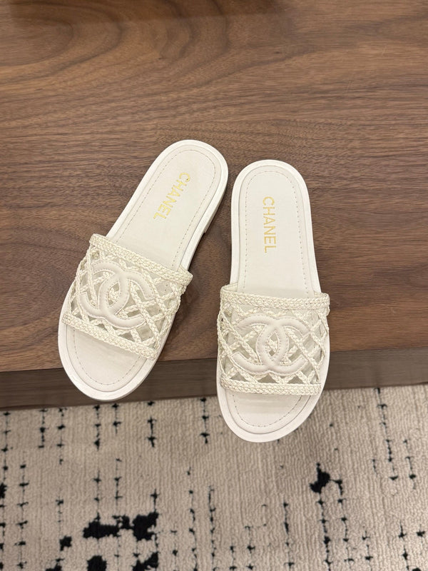 CC 26s Slippers White Leather 850326