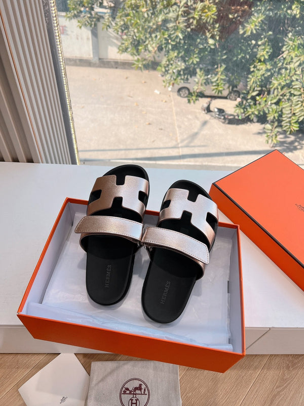 CHYPRE SANDAL IN COPPER BROWN METALLIC CALFSKIN