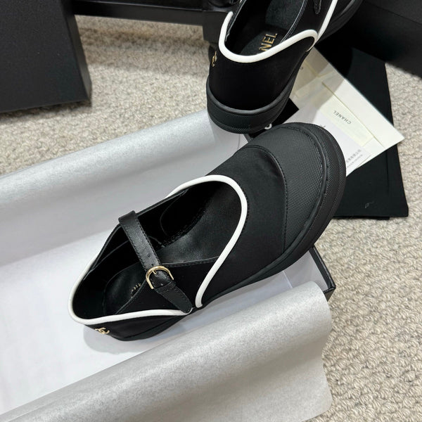 CC 26s Coco Beach Mary Janes Black Fibers Rubber 767080