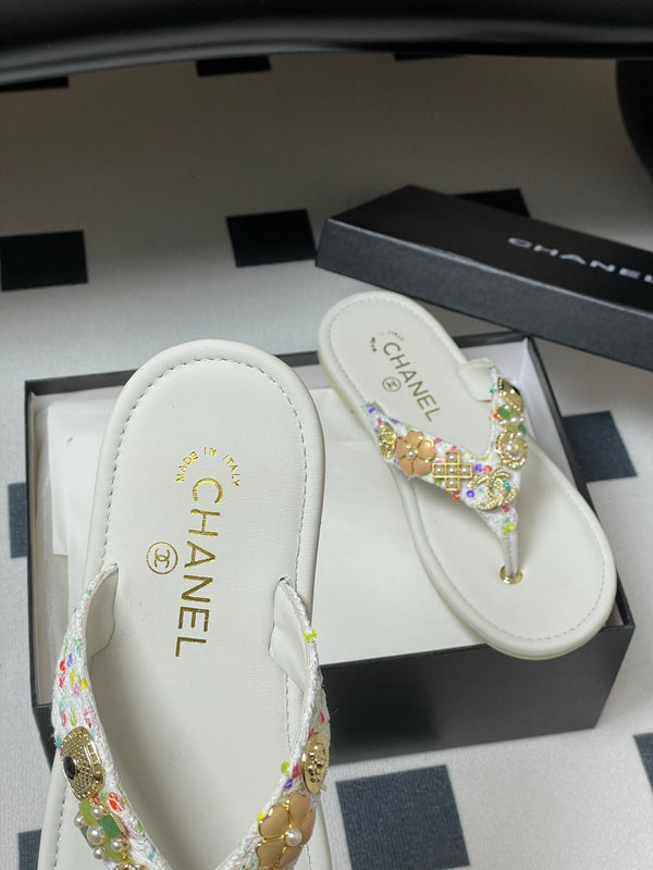 CC Spring-Summer 25P Thongs White Tweed anb Metal 247690