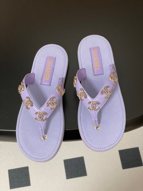 CC 25P Double C 5 Motifs Thongs Sandal Purple Sheepskin 247694