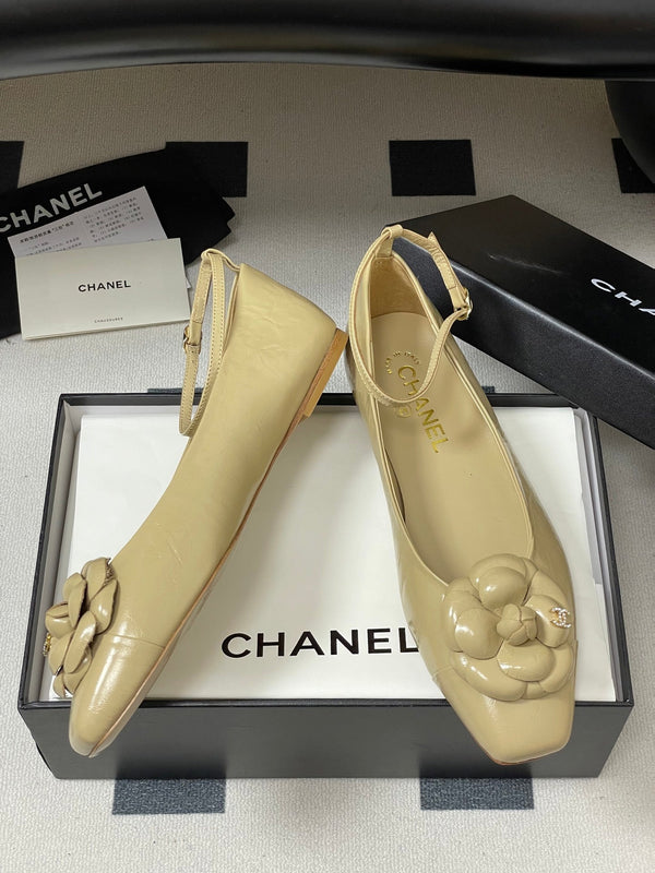 CC 25s Métiers d’art Ballet flats 10mm Beige Cowhide 413307