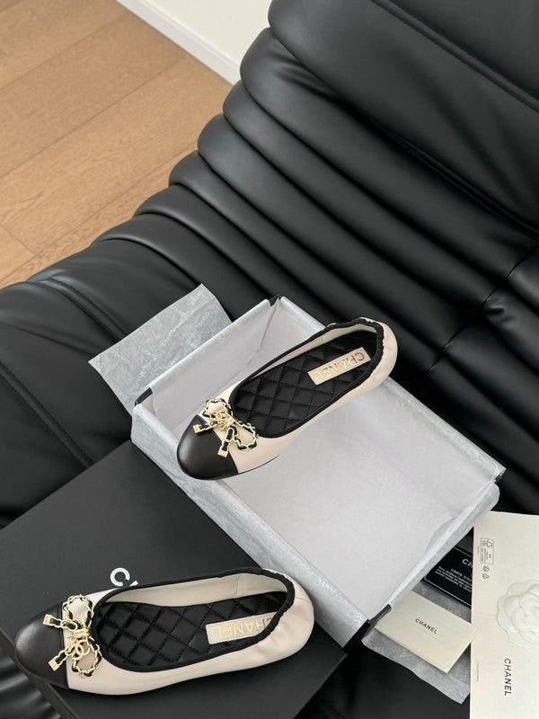 CC Ballet Flats In White Lambskin 143532