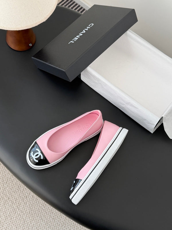 CC 26P Ballet Flat Black Pink Patent Leather Lambskin 670803