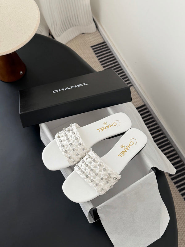 CC 26SS Slipper White Woven Lambskin 670628