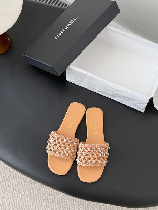 CC 26SS Slipper Beige Woven Lambskin 670626