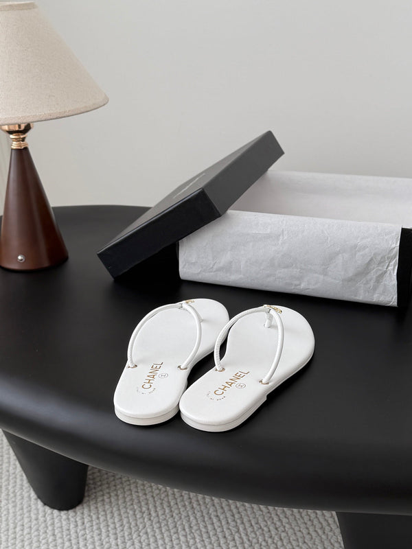 CC 2026 Thong Sandal White Calfskin 675902