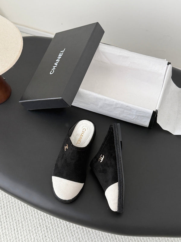 CC 26s Casual Mules Black White Suede 914906