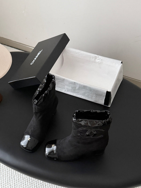 CC 26s Ankle Boots Black Suede Patent Leather 127989