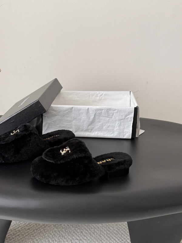 CC 26s Mules Black Gold Shearling 127705